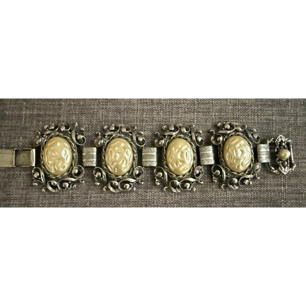 Vintage 1950s Chunky Faux Baroque Pearl Bracelet 7”